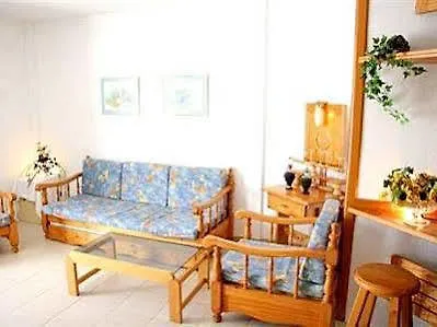 מלון Alondras Park 2*